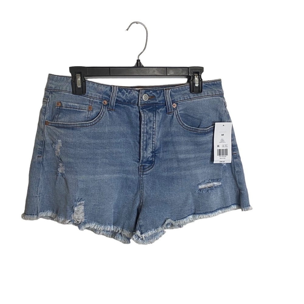 True Craft NWT denim distressed raw‎ hem button close shorts size 10